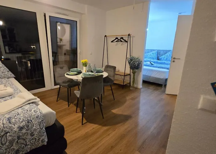 Stilvolle Neubauwohnung Mit Balkon&wlan Апартаменты