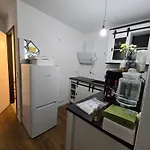 Apartament Stilvolle Neubauwohnung Mit Balkon&wlan *