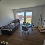 Apartament Stilvolle Neubauwohnung Mit Balkon&wlan *