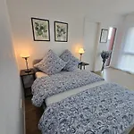 Stilvolle Neubauwohnung Mit Balkon&wlan Apartament *