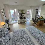 Apartament Stilvolle Neubauwohnung Mit Balkon&wlan *