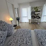 Stilvolle Neubauwohnung Mit Balkon&wlan *