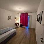 Apartament Stilvolle Neubauwohnung Mit Balkon&wlan