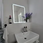 Stilvolle Neubauwohnung Mit Balkon&wlan
