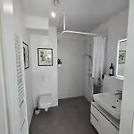 Apartament Stilvolle Neubauwohnung Mit Balkon&wlan *