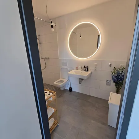 Stilvolle Neubauwohnung Mit Balkon&wlan Διαμέρισμα Ανόβερο