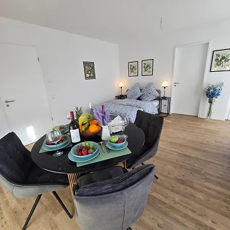 Stilvolle Neubauwohnung Mit Balkon&wlan Διαμέρισμα *