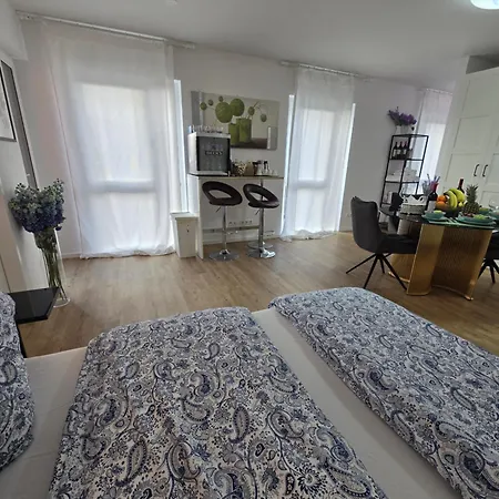 Stilvolle Neubauwohnung Mit Balkon&wlan Διαμέρισμα *