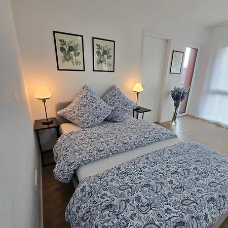 Stilvolle Neubauwohnung Mit Balkon&wlan Διαμέρισμα *