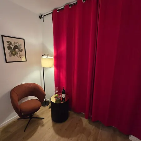 Stilvolle Neubauwohnung Mit Balkon&wlan Διαμέρισμα *