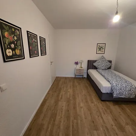 Stilvolle Neubauwohnung Mit Balkon&wlan Διαμέρισμα