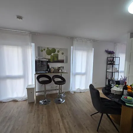 Διαμέρισμα Stilvolle Neubauwohnung Mit Balkon&wlan *