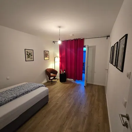 Διαμέρισμα Stilvolle Neubauwohnung Mit Balkon&wlan