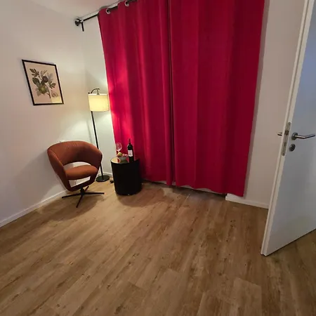Stilvolle Neubauwohnung Mit Balkon&wlan Διαμέρισμα *