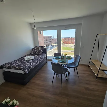 アパート Stilvolle Neubauwohnung Mit Balkon&wlan *