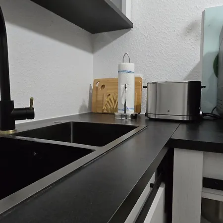 Stilvolle Neubauwohnung Mit Balkon&wlan * הנובר