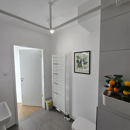 דירה Stilvolle Neubauwohnung Mit Balkon&wlan הנובר